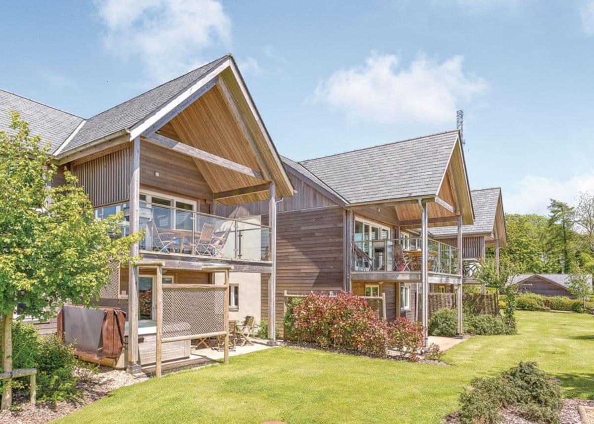 צ'ארד Swandown Lodges מראה חיצוני תמונה