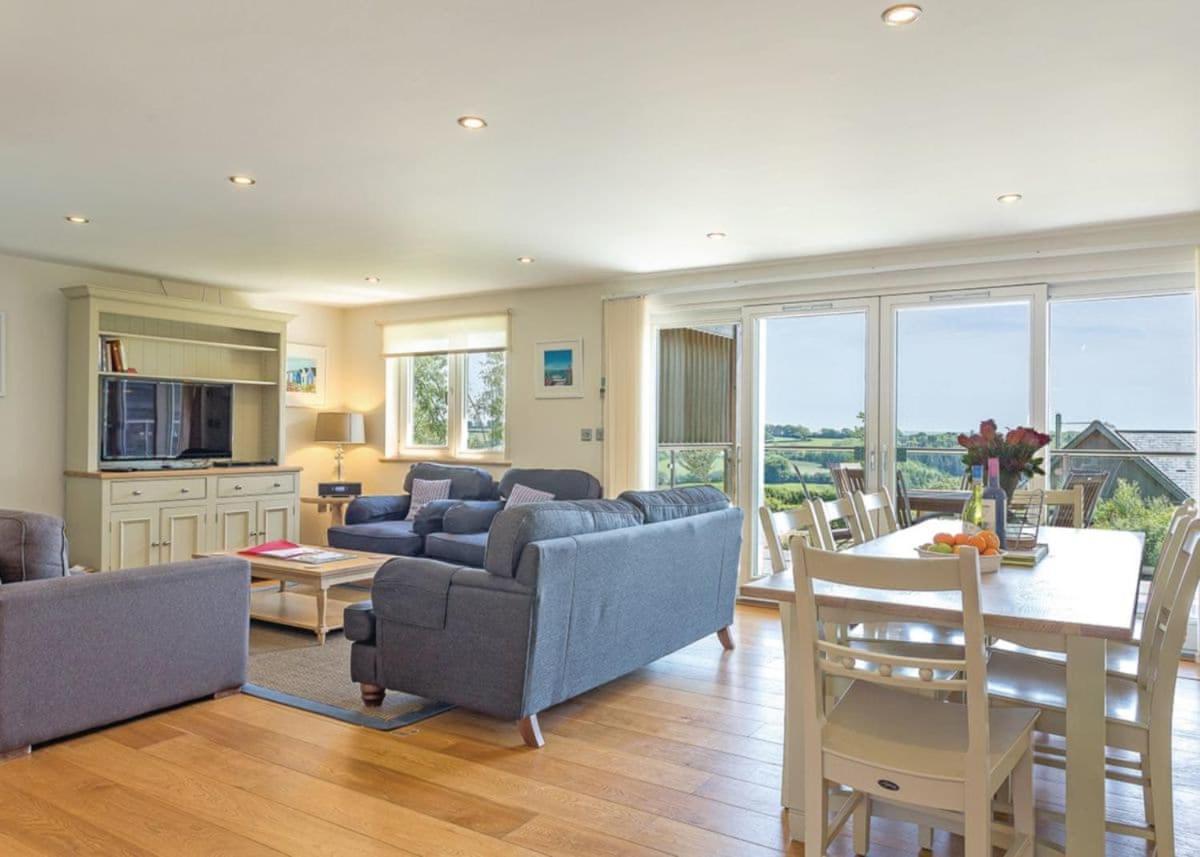 צ'ארד Swandown Lodges מראה חיצוני תמונה