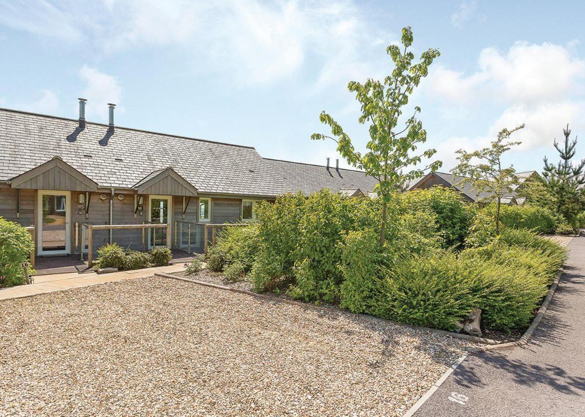 צ'ארד Swandown Lodges מראה חיצוני תמונה