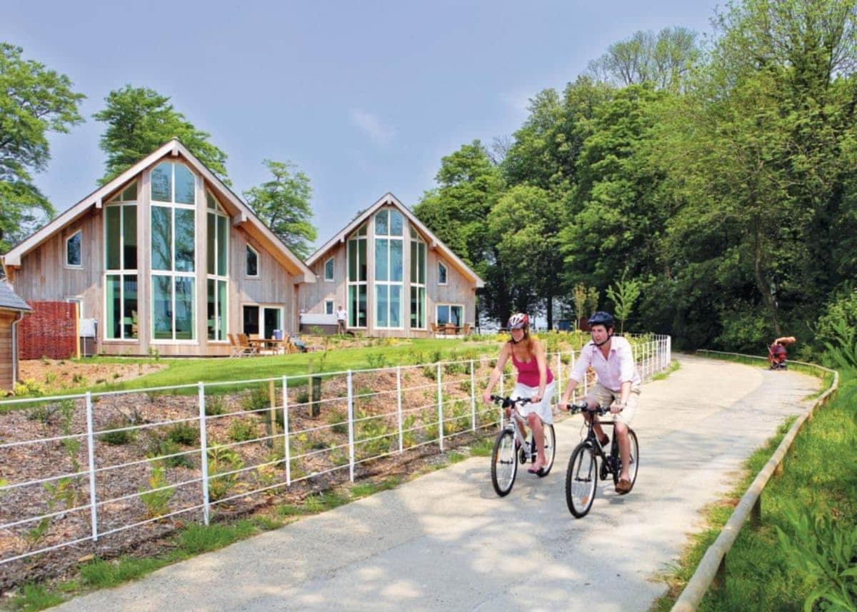 צ'ארד Swandown Lodges מראה חיצוני תמונה