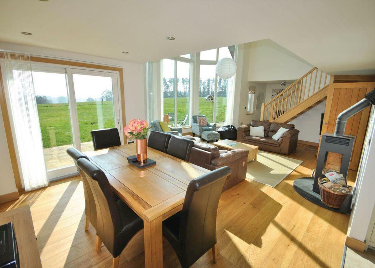 צ'ארד Swandown Lodges מראה חיצוני תמונה